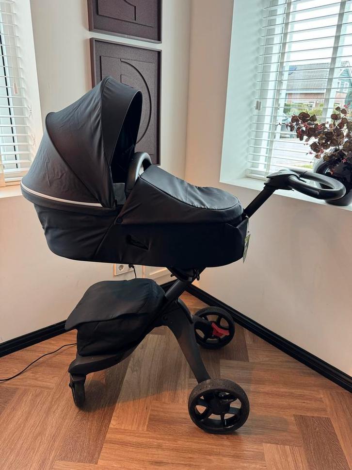 Stokke Xplory Rich Black kinderwagen - Zo goed als nieuw!, Kinderen en Baby's, Kinderwagens en Combinaties, Zo goed als nieuw