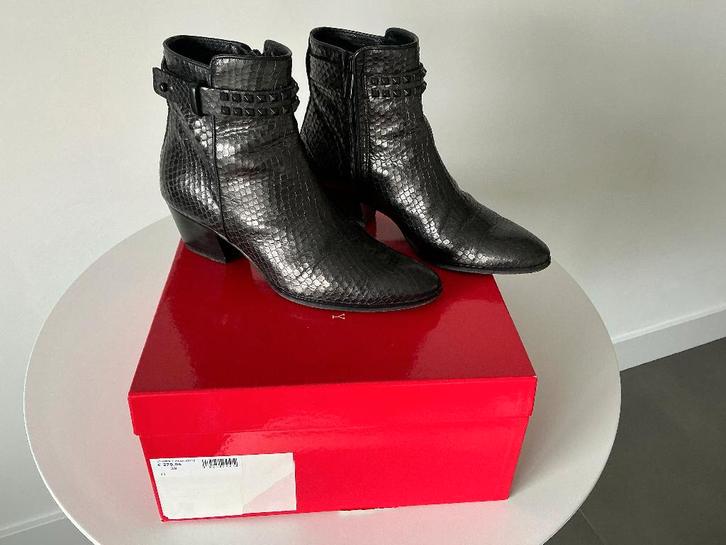 Vivian Ray zwarte enkellaarsjes, maat 39, Kleding | Dames, Schoenen, Zo goed als nieuw, Lage of Enkellaarzen, Zwart, Ophalen of Verzenden