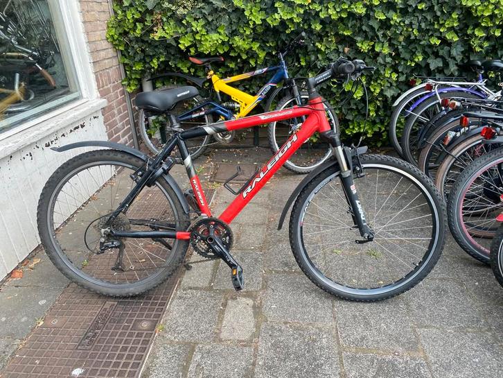 Te koop Raliegh mountainbike herenfiets 21 versnellingen 26i, Fietsen en Brommers, Fietsen | Mountainbikes en ATB, Gebruikt, Heren