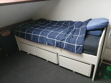 Ikea Bed met kastjes en martas