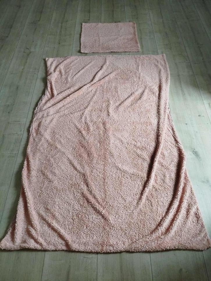 Z.g.a.n. 1 persoons roze Fluffy dekbedovertrek met sloop., Huis en Inrichting, Slaapkamer | Beddengoed, Zo goed als nieuw, Dekbedovertrek