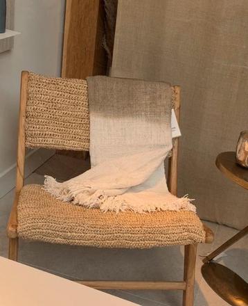 GEZOCHT: Yaya lounge stoel  beschikbaar voor biedingen