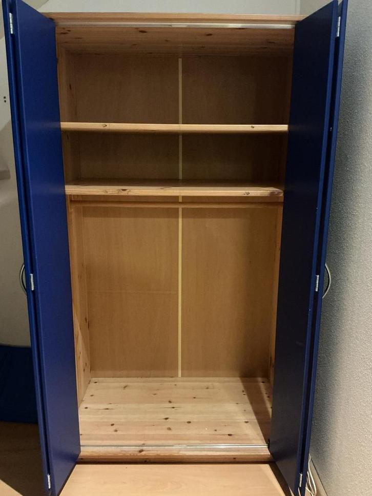 Lifetime Houten kledingkast met blauwe schuif vouw deuren, Huis en Inrichting, Kasten | Kledingkasten, Zo goed als nieuw, 150 tot 200 cm