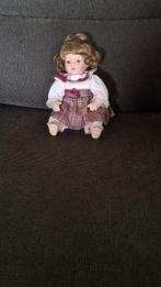 Pop porselein NIEUWSTAAT, Ophalen, Zo goed als nieuw, Pop