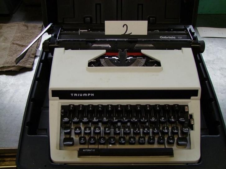 Typemachine Triumph ex nl leger facteur., Verzamelen, Militaria | Algemeen, Landmacht, Overige typen, Nederland, Ophalen of Verzenden