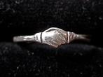 Zilveren 925 zilver smalle ring met twee handen maat 17.75, Verzenden, Nieuw, 17 tot 18, Dame