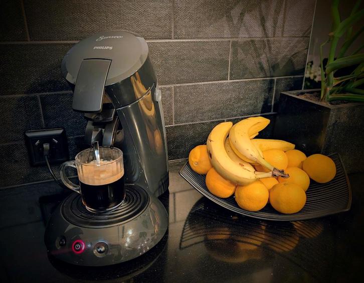 Philips Senseo in NIEUWSTAAT !!!!!!, Witgoed en Apparatuur, Koffiezetapparaten, Zo goed als nieuw, Koffiepads en cups, Koffiemachine