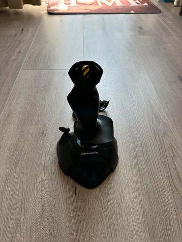 Thrustmaster joystick beschikbaar voor biedingen