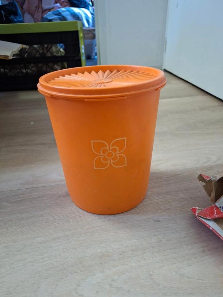 Vintage Tupperware Bus - Oranje, Huis en Inrichting, Keuken | Tupperware, Gebruikt, Bus of Trommel, Oranje, Ophalen of Verzenden