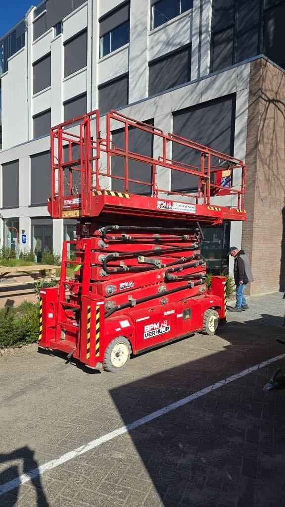 PB lift S171-12es elektro schaarhoogwerker 17m (bj 2012), Zakelijke goederen, Machines en Bouw | Liften, Steigers en Ladders