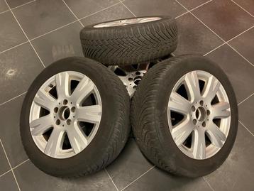 Winterbanden op lichtmetalen velgen 16inch Mercedes C-Klasse beschikbaar voor biedingen