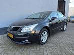 Toyota Avensis 1.8 VVTi Business - Trekhaak, Voorwielaandrijving, Euro 5, 15 km/l, Zwart