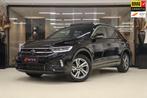 Volkswagen T-ROC 1.5 TSI R-Line Business 3X R-LINE/IQ/PANO/C, Euro 6, 4 cilinders, 150 pk, Zwart