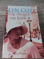 Lyn Cote - Op vleugels van liefde, Boeken, Ophalen of Verzenden, Gelezen, Lyn Cote, Nederland