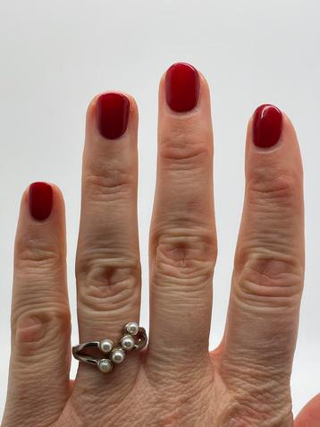 Z798 Prachtige zilveren ring parels maat 18,5 beschikbaar voor biedingen
