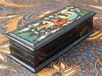 Mooi origineel oud antiek lakdoosje uit Rusland 13,6 cm., Antiek en Kunst, Ophalen of Verzenden