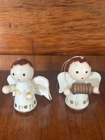 Twee houten Kerst Engeltjes beschikbaar voor biedingen