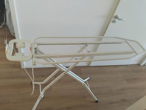 SNEL WEG = VOORDEEL! Leifheit Strijkplank met ingebouwde Ver, Witgoed en Apparatuur, Strijkijzers en Strijkplanken, Gebruikt, Strijkijzer met snoer