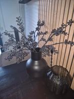 Leuke zwarte vaas met besjes takken(kunst), Ophalen