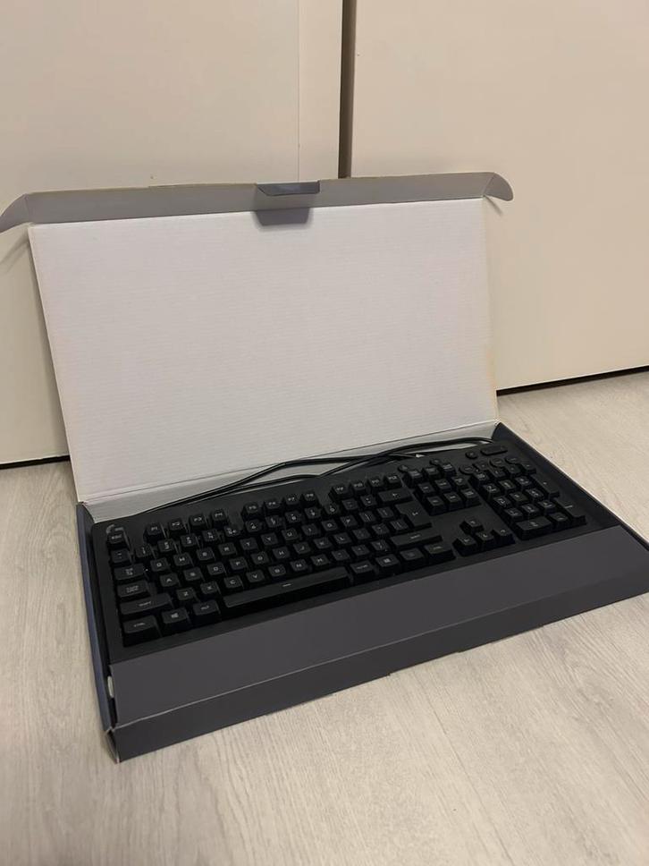 Logitech G213 Toetsenbord, Computers en Software, Toetsenborden, Zo goed als nieuw, Qwerty, Bedraad, Gaming toetsenbord, Multimediatoetsen
