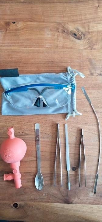 Labset, laboratorium benodigdheden   beschikbaar voor biedingen