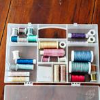 28 klosjes (glitter) borduurgaren met box, Hobby en Vrije tijd, Ophalen of Verzenden, Zo goed als nieuw, Handborduren, Borduurgaren of Zijde