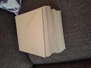Bruine, kraft enveloppen , 150 stuks, afmetingen 16x16 cm. beschikbaar voor biedingen