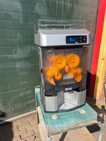 Zumex Sinaasappelpersmachine - Horeca versatile pro beschikbaar voor biedingen