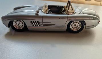 Mercedes 300 SLS 1957 1:18 Bburago zilver Racing met OVP beschikbaar voor biedingen