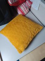 Zacht geel kussen, Ophalen of Verzenden, Zo goed als nieuw, Geel, Vierkant