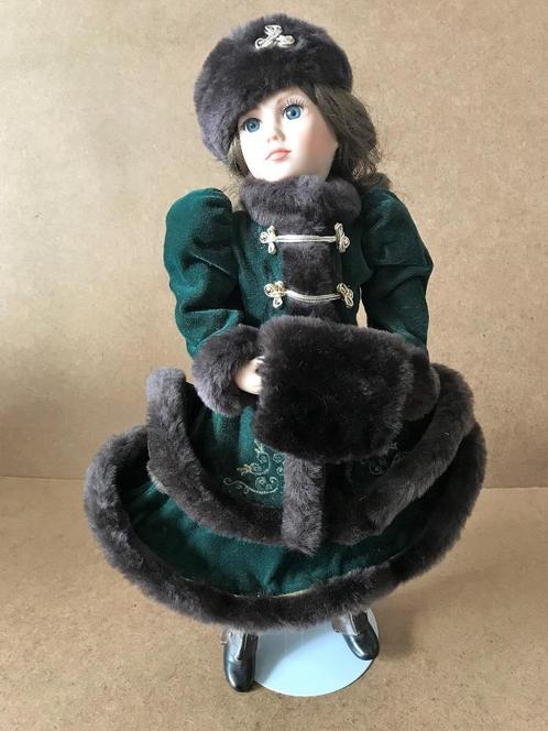 Franklin Mint Heirloom Anna Catherina Rose Pop 41cm, Verzamelen, Poppen, Zo goed als nieuw, Pop, Ophalen of Verzenden