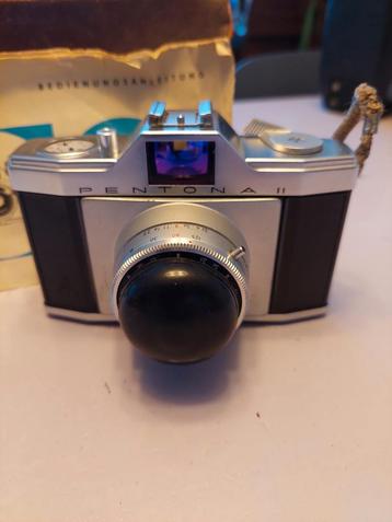 Pentona II Camera met accessoires beschikbaar voor biedingen
