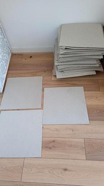 58 Desso 50x50cm tegels, 4 dagen gebruikt  beschikbaar voor biedingen