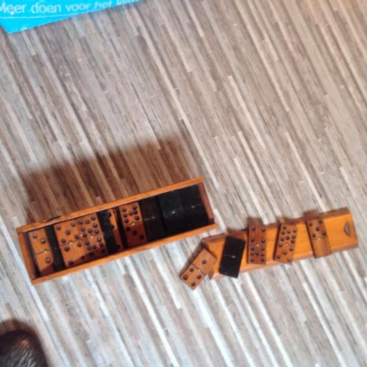 Antiek Dominospel (55 stenen) VERZENDEN OF OPHALEN, Antiek en Kunst, Antiek | Speelgoed, Ophalen