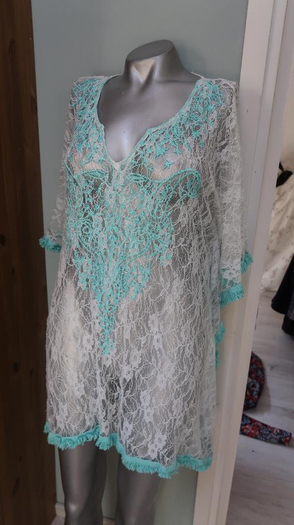 mooie wijde blouse wit turquise free size, Kleding | Dames, Blouses en Tunieken, Ophalen of Verzenden, Zo goed als nieuw, Maat 46/48 (XL) of groter