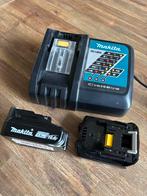 Makita snellader met twee accu’s 14.4v/1,5Ah, Doe-het-zelf en Verbouw, Gereedschap | Machine-onderdelen en Toebehoren, Ophalen of Verzenden