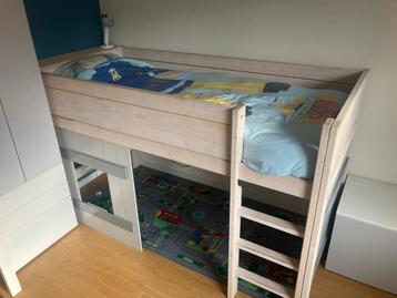 Halfhoogslaper Lifetime + speelkleed (zonder matras) beschikbaar voor biedingen
