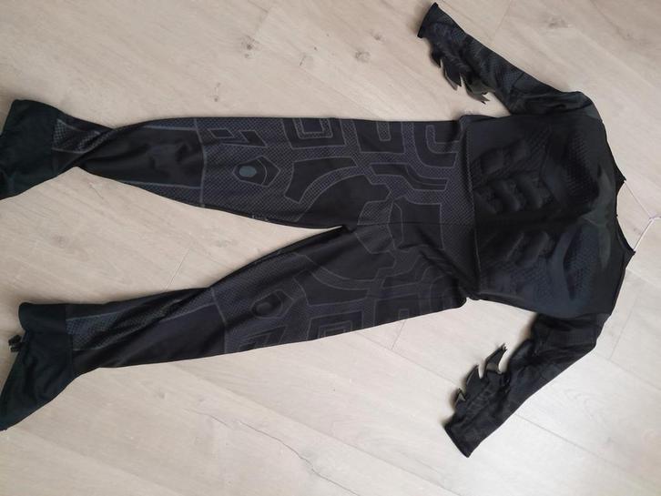 Batman pak onesie met cape, Kinderen en Baby's, Carnavalskleding en Verkleedspullen, Gebruikt, Jongen of Meisje, 146 t/m 152, Ophalen
