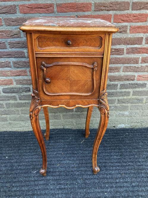 antiek nachtkast, zeldzaam exemplaar Louis XV, Antiek en Kunst, Antiek | Meubels | Stoelen en Banken, Ophalen
