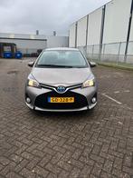 Toyota Yaris 1.5 Hybrid 2015 CARPLAY/KEYLESS/CAMERA/CRUISE, Auto's, Toyota, 1497 cc, 74 pk, Zwart, 4 cilinders