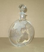 Kristallen Wijnkaraf met geslepen druiven decoratie., Antiek en Kunst, Antiek | Glas en Kristal, Ophalen of Verzenden