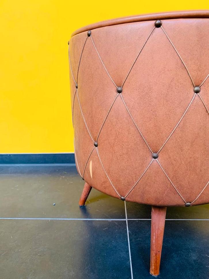 Vintage Skai Poef Jaren 70, Huis en Inrichting, Banken | Voetenbanken en Poefen, Gebruikt, Minder dan 50 cm, Minder dan 50 cm