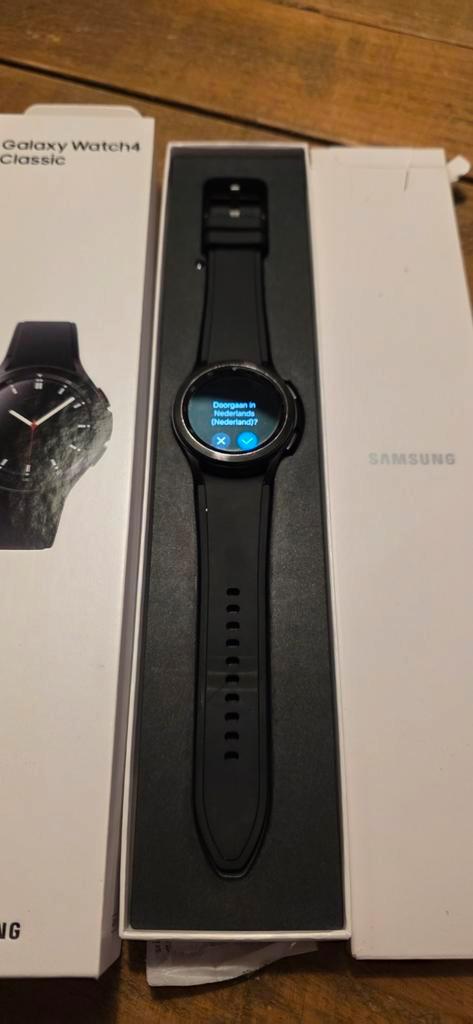 Samsung galaxy watch 4 classic, Sieraden, Tassen en Uiterlijk, Smartwatches, Gebruikt, Android, Zwart, Afstand, Calorieverbanding