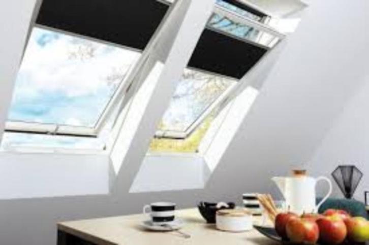 Aanbieding Dakraam Fakro (Velux maten) incl. gootstuk!!!, Doe-het-zelf en Verbouw, Glas en Ramen, Nieuw, Dakraam, Veiligheidsglas