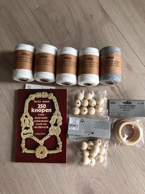 Macrame boekje met knopen en garen houten kralen en ringen, Hobby en Vrije tijd, Knutselen, Nieuw, Materiaal, Ophalen of Verzenden