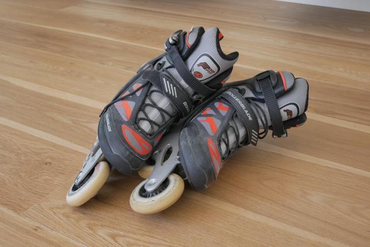Rollerblade Macroblade 90 - Maat EU 42 - Zeer goede staat!, Sport en Fitness, Skeelers, Zo goed als nieuw, Inline skates 4 wielen