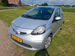 Toyota Aygo 1.0 12V Vvt-i 3DRS MMT 2007 Grijs, Auto's, Toyota, Voorwielaandrijving, 4 stoelen, 68 pk, Handgeschakeld