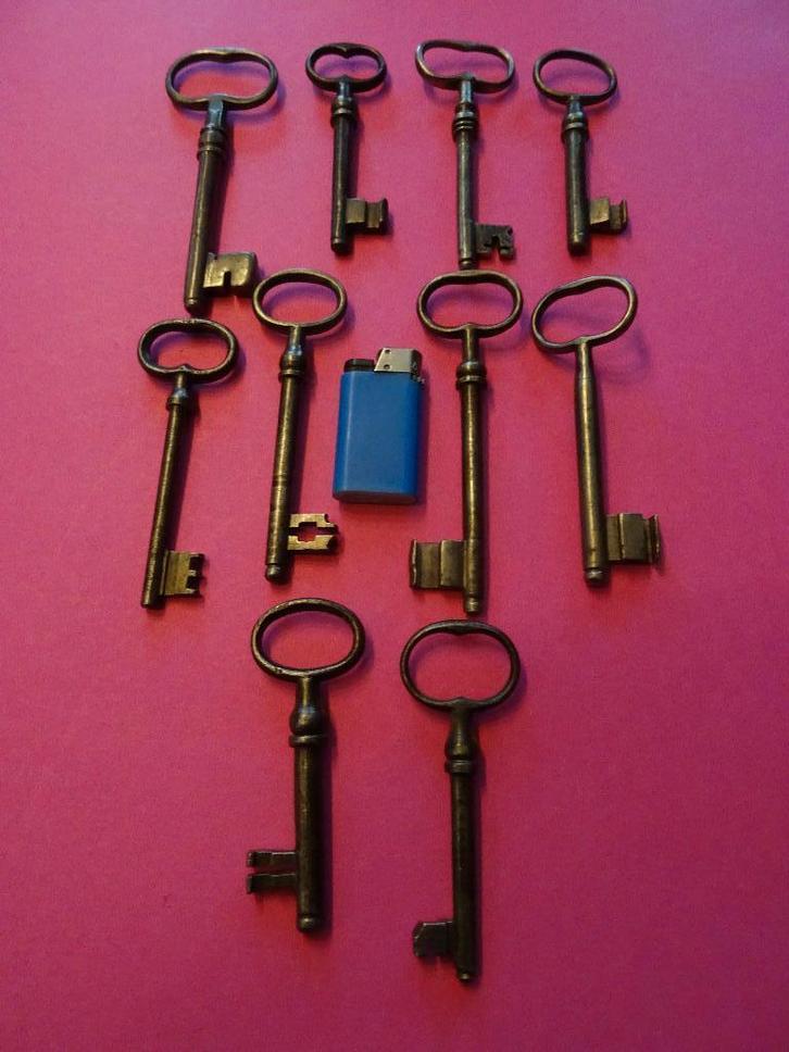 10 MOOIE  ANTIEKE SLEUTELS SLEUTEL SLOT SLOTEN KIST DEUR, Antiek en Kunst, Curiosa en Brocante, Ophalen of Verzenden