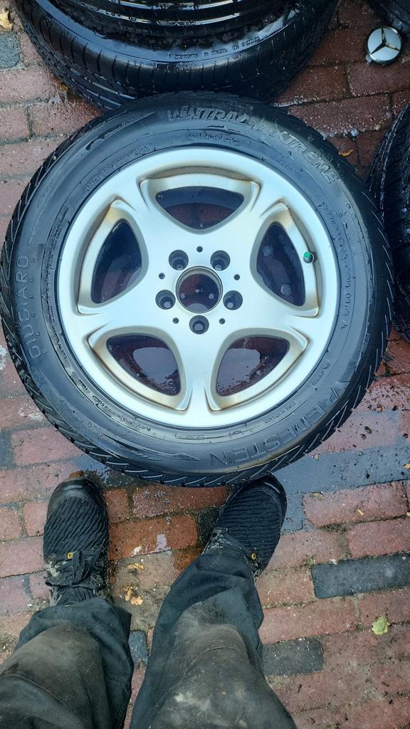 Mercedes Velgen met Winterbanden 225/55 R16, Auto-onderdelen, Banden en Velgen, Banden en Velgen, Winterbanden, 16 inch, 225 mm
