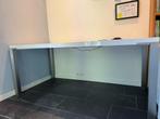 Bureau/tafel met een infrarood verwarmingsplaat, Ophalen, Gebruikt, Bureau